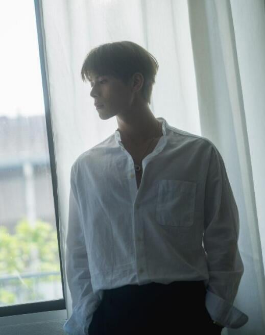 ​（已签发）柔：狮城二三事：演而优则唱还创作 容启航盼有代表作获肯定