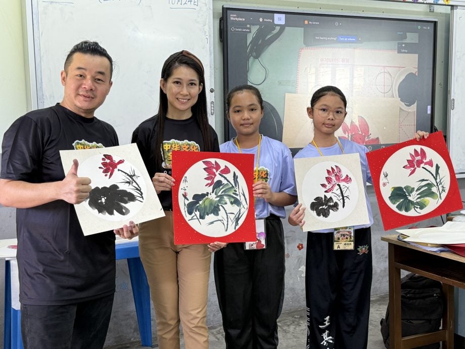 “中华文化全国行”走进老港中华小学 学生沉浸体验传统艺术之美