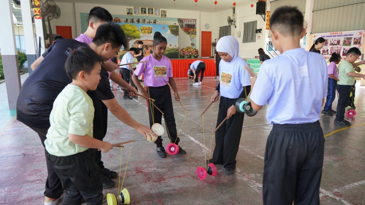 “中华文化全国行”走进老港中华小学 学生沉浸体验传统艺术之美