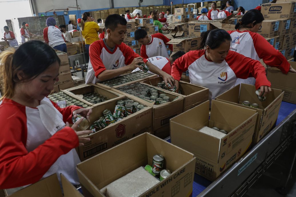 “凤凰”逼近料将增强为超级台风 菲气象局警告会有致命风暴潮