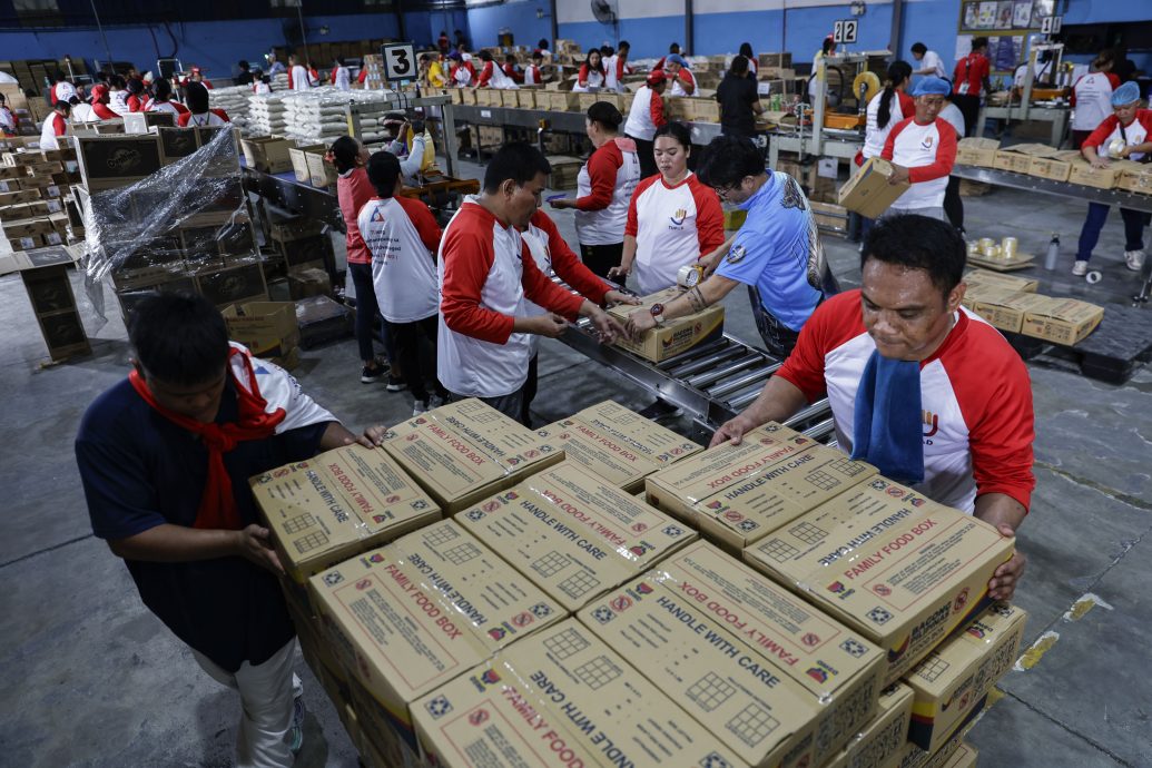 “凤凰”逼近料将增强为超级台风 菲气象局警告会有致命风暴潮