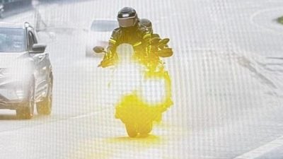 “只顾自己却‘刺瞎’别人” 重机骑士全天开聚光灯惹议