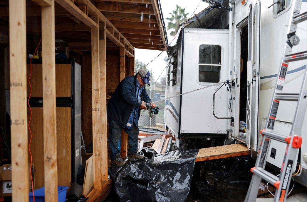 “大气长河”侵袭南加州 移民船海上翻覆酿4死4伤