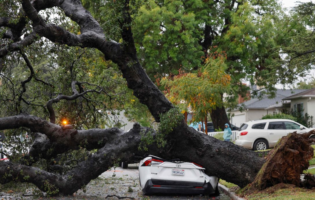 “大气长河”侵袭南加州 移民船海上翻覆酿4死4伤