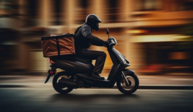 “妈，今晚带你最爱的菜回家” 送餐员留最后讯息猝死路旁