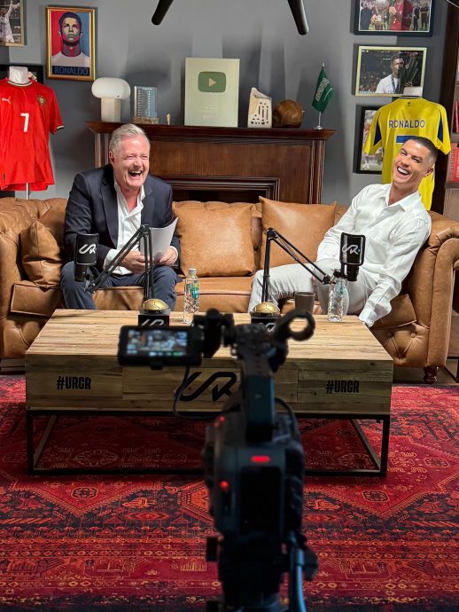 “退役那一天或许会哭”  C罗盼世界杯后携奖杯完婚