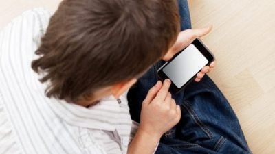 【手机社媒与多动症/01】全神贯注玩手机导致多动症？