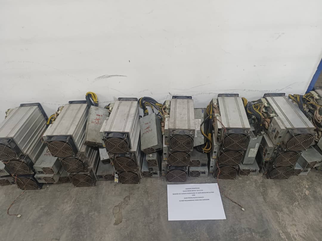 下霹警方突击比特币挖矿住宅 起获66台挖矿机