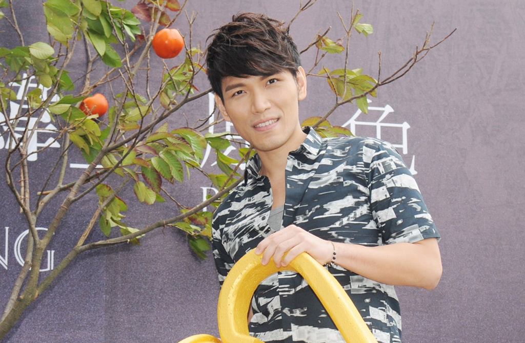 不满被泄个资背“恶邻”之名 杨宗纬火大提告