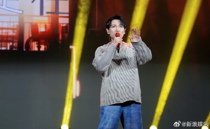 不满被泄个资背“恶邻”之名 杨宗纬火大提告