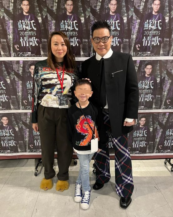 与嫩妹海旁谈心十指紧扣 苏永康形象再崩塌