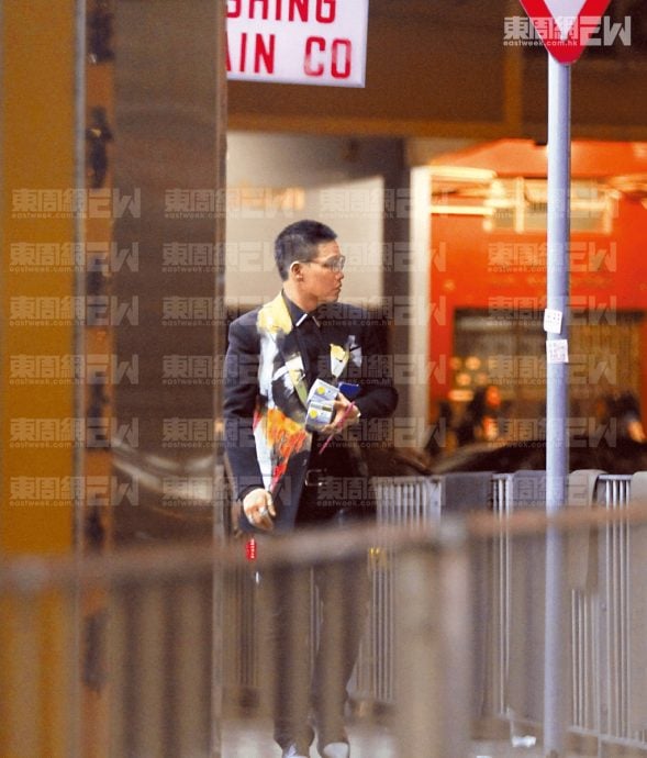 与嫩妹海旁谈心十指紧扣 苏永康形象再崩塌