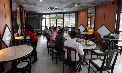 东:BMW厕所，关丹食肆业者准备好了吗？