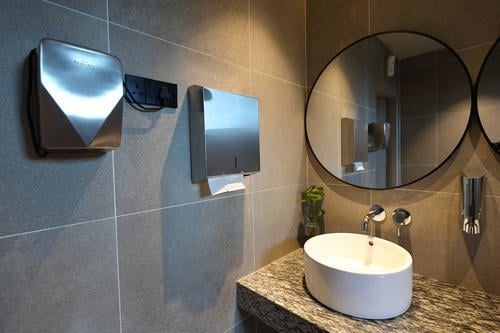 东:BMW厕所，关丹食肆业者准备好了吗？