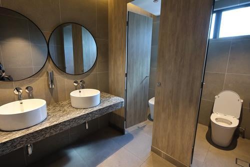 东:BMW厕所，关丹食肆业者准备好了吗？