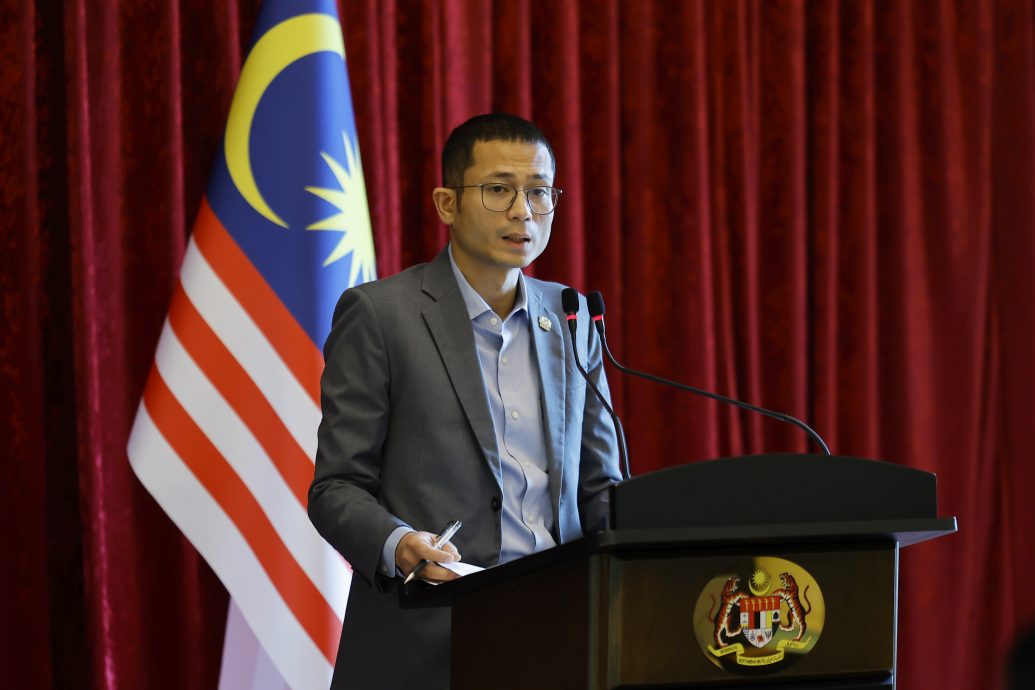 东姑纳斯鲁:此次出访采用马航专属包机不仅能缩短飞行时间、提高行程效率,也方便官方与商界代表同步抵离/忆佩