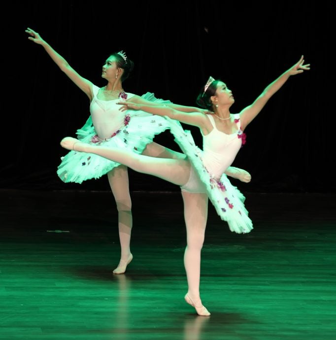 东:已签发:《舞耀彭亨・育艺传承》慈善晚会