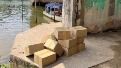 彭加兰古堡浮罗乌拉桥下  截获市值8.9万走私化妆品