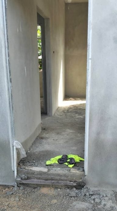 东(已签)：万捷县古农区村民发现一名新生弃婴。