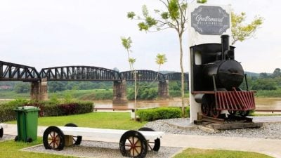 河岸坡面侵蚀  桂乐玛观景园区暂关