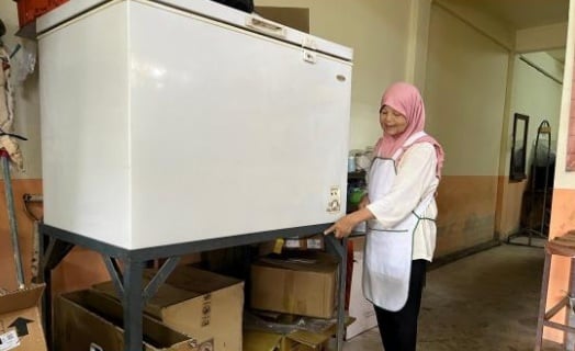 东(已签):随着天气转入东北季候风阶段,兰斗班让免税区的商家已开始采取初步措施,应对可能来袭的水灾。