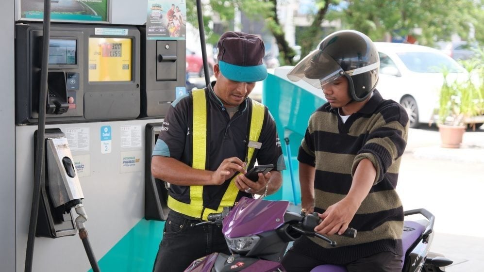 东（已签发）：BUDI95实行超过一个月，多数民众300公升够用。