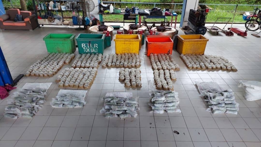 东（已签发）：东南部普通行动部队（PGA）成功捣破一个哥冬水的加工和分销活动