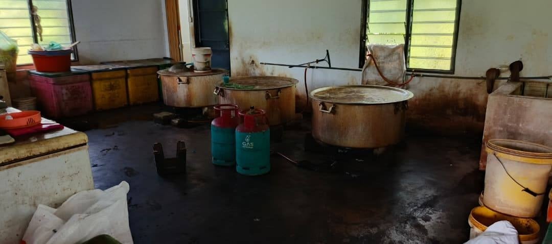 东（已签发）：东南部普通行动部队（PGA）成功捣破一个哥冬水的加工和分销活动