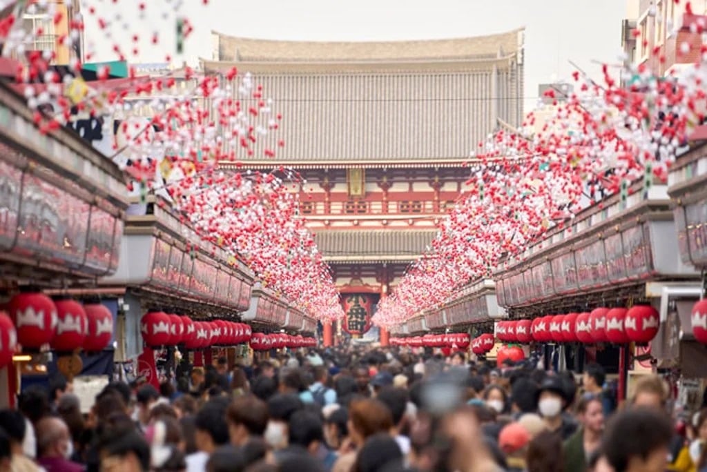 东（已签发）：中日关系现波澜，两国多个直航线取消未影响我国。