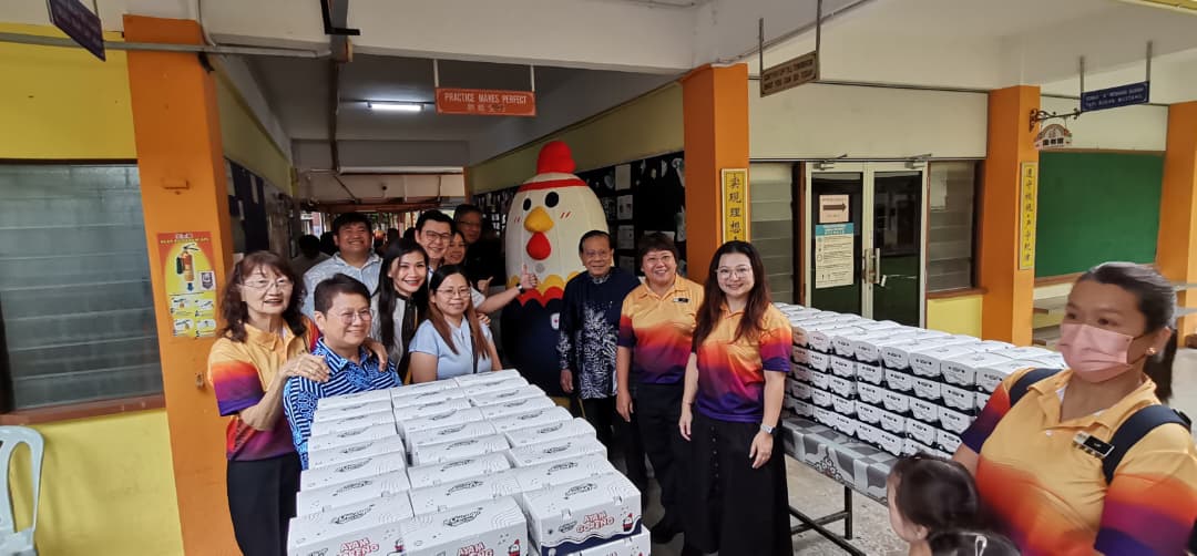 东（已签发）：士满慕华小“迷你动物园”庆儿童节