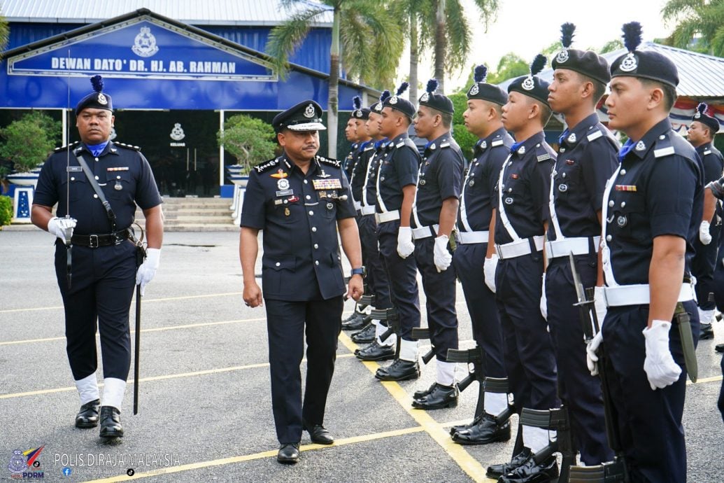 东（已签）:丹州警方目前正在密切监控数个活跃的毒品分销集团，并已锁定若干可疑分子进行监视及展开深入调查。