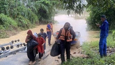 凌晨持续暴雨  瓜拉吉赖6村受灾