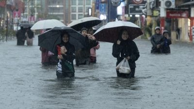 哥市持续降雨多区淹水  8临时疏散中心启动