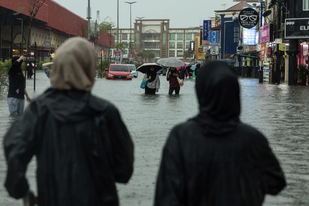 东（已签）哥打峇鲁低洼地区水灾、道路积水