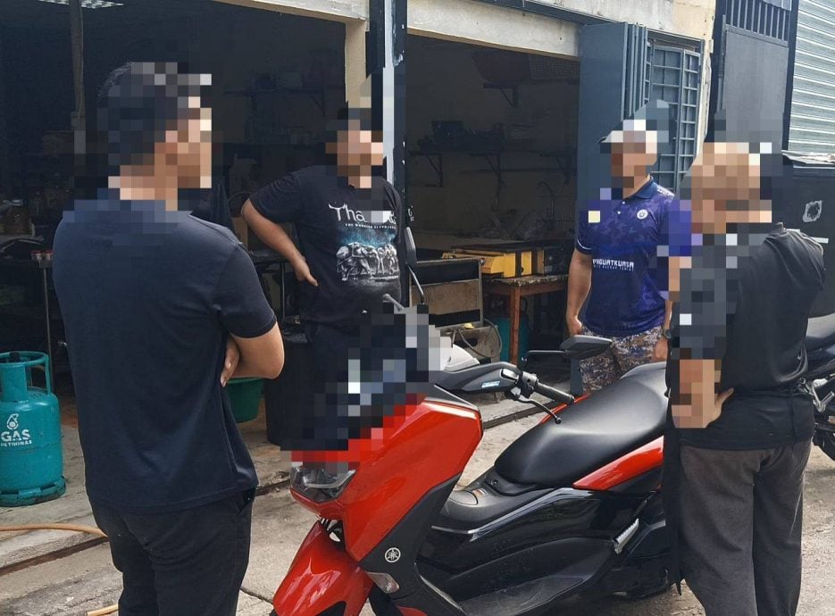 东（已签）:道北县议会追踪乱扔垃圾的居民，上门开罚单！