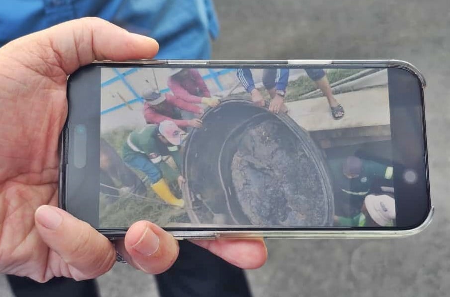 东(已签):哥市议会配合市区美化工程及来临的雨季,已经陆续清理市内的下水道,以期达到更有效的排水效果,避免水灾问题。
