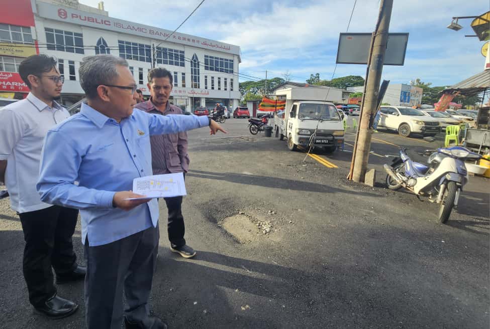 东(已签):哥市议会配合市区美化工程及来临的雨季,已经陆续清理市内的下水道,以期达到更有效的排水效果,避免水灾问题。