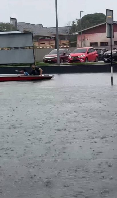 东（已签）：雨势不断，哥打峇鲁部份地区纷纷开始淹水。