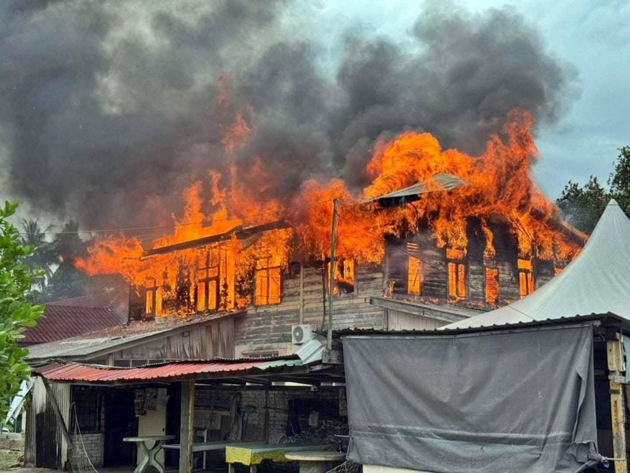 东:伊斯兰幼儿园(PASTI)今早突发大火