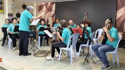 关丹和声音乐协会访老人院  华乐歌舞送欢乐