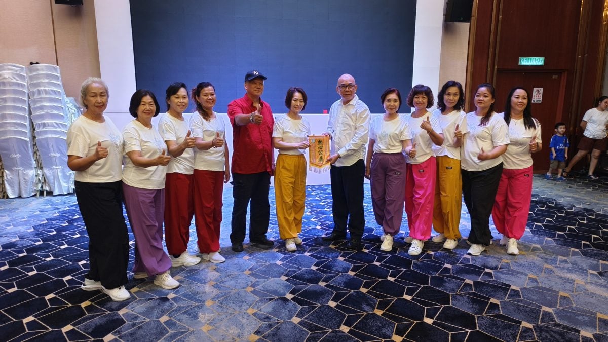 东:劳勿都赖路花园居民联合会二十七周年会庆晚宴