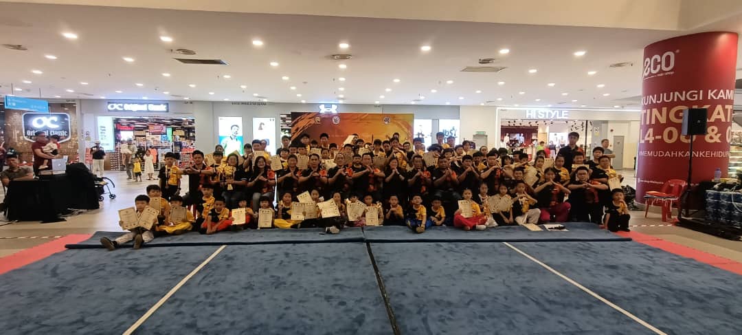 东：已签发：2025年第二届彭亨州关丹县武术比赛圆满落幕，士满慕华小荣获全场总冠军。