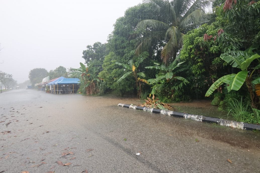 东：已签发：关丹市民注意！海事局潮汐表预测，28日凌晨3时，会有大涨潮，预计浪高达到3.2公尺。