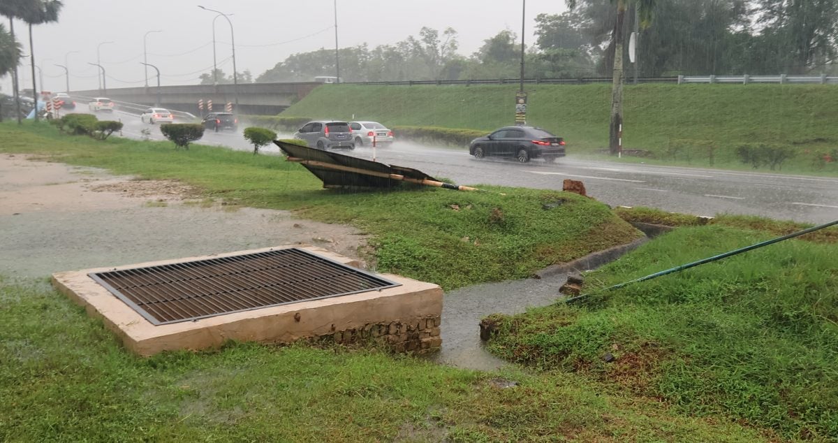 东：已签发：关丹市民注意！海事局潮汐表预测，28日凌晨3时，会有大涨潮，预计浪高达到3.2公尺。