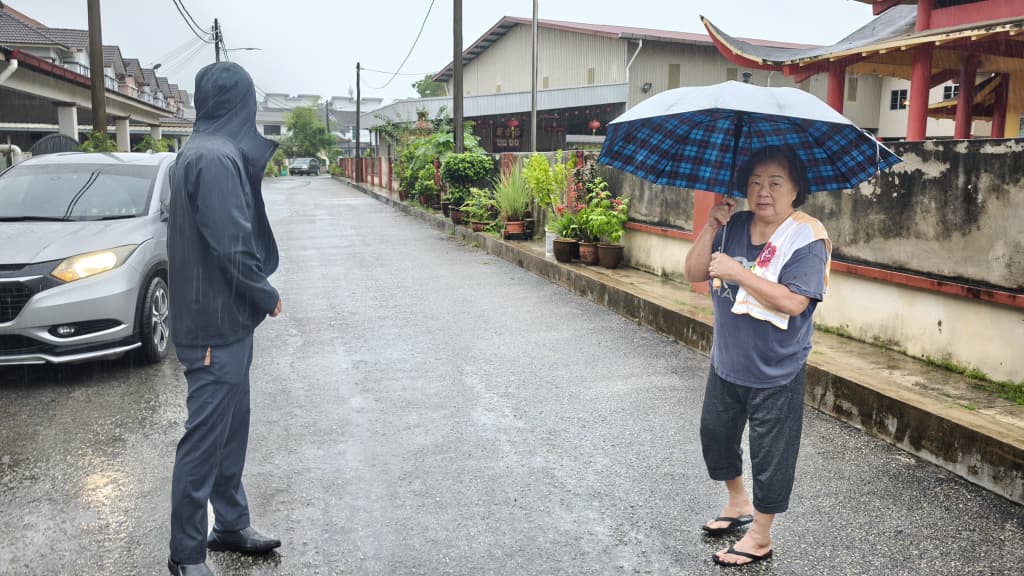 东：已签发：关丹市民注意！海事局潮汐表预测，28日凌晨3时，会有大涨潮，预计浪高达到3.2公尺。