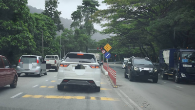 士满慕路装交通灯致堵塞  陈俊广：探讨更长远解决方案