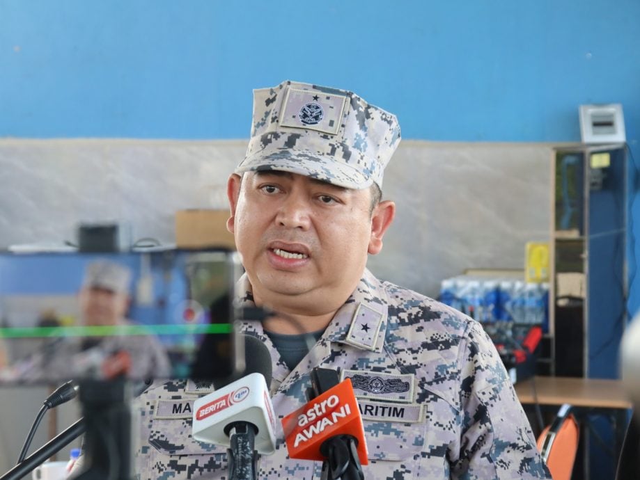 东:已签发:彭海事执法机构局长马兹兰提醒公众,特别是从事海上作业者,在天气转为东北季候风阶段(预计从2025年11月开始至2026年3月),务必保持警惕,并优先考虑自身安全