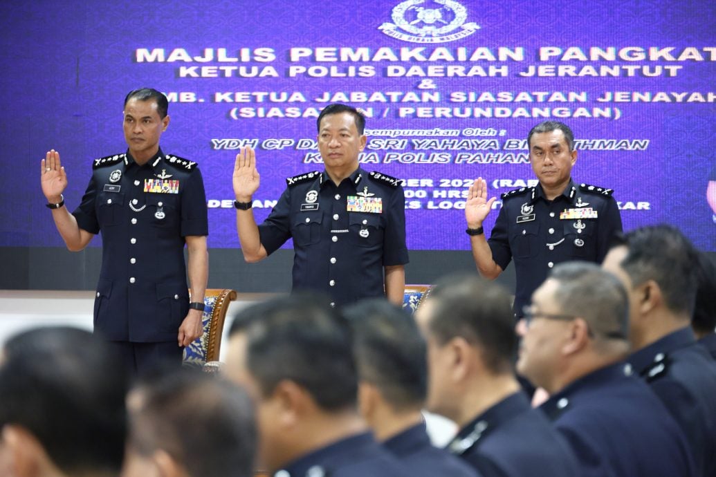 东:已签发:而连突迎来新警区主任莫哈末阿查哈里警监,同时,彭州刑事罪案调查组也迎来新的副主任玛兹雅警监