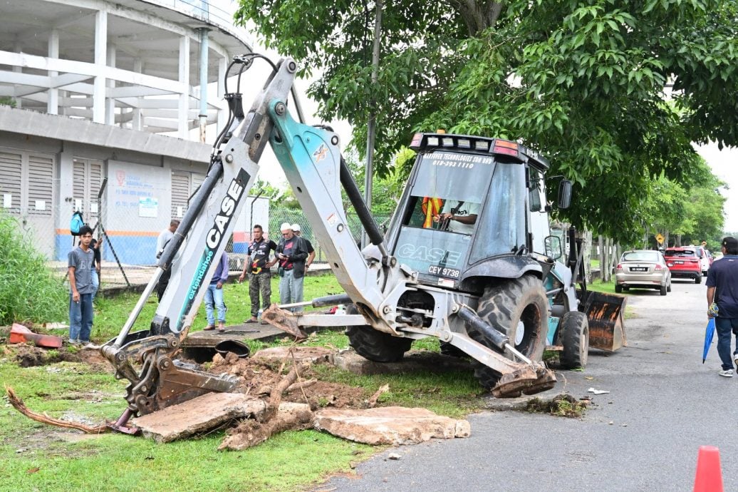 东：已签发：英迪拉森布娜花园排水系统及水患问题，有望获得解决。