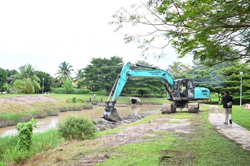 东：已签发：英迪拉森布娜花园排水系统及水患问题，有望获得解决。